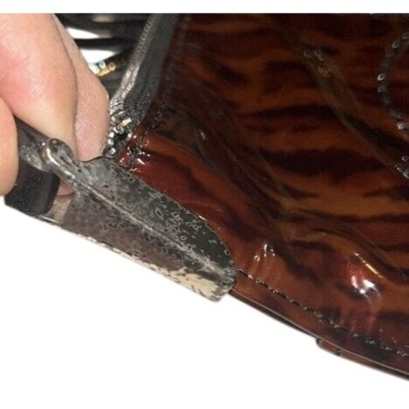 Brighton Brown Leopard Print Vinyl Crossbody Bag With Heart Charm & Tassel - Picture 9 of 9